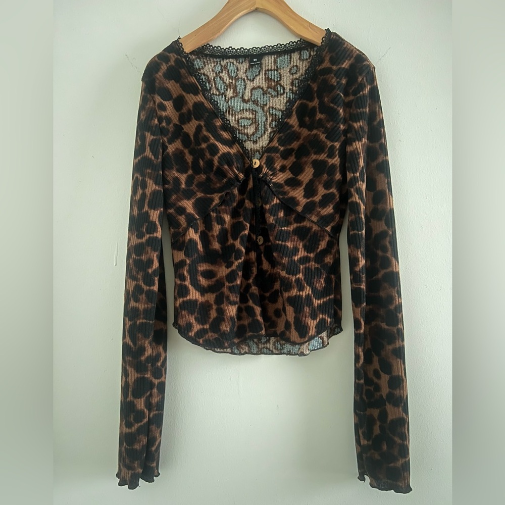 Leopard Print Long Sleeve Button Up Top Sz XS
